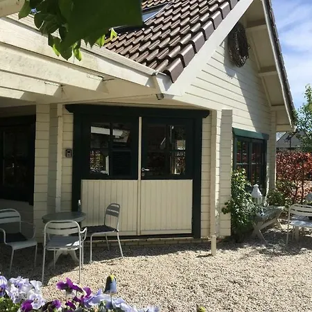 Holiday home Cosy & Natural *fireplace*garden*2 Bikes Heinenoord